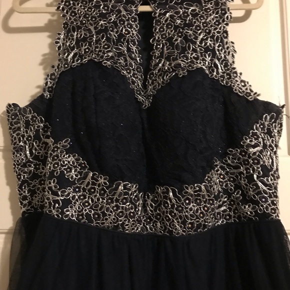 Evening Dress silver thread accents! Worn once - Picture 2 of 5